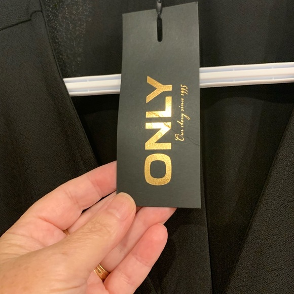 jumpsuit black new with tags - Picture 4 of 4